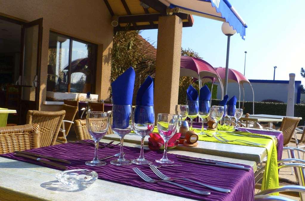 Hotel Le Roxane Saint-Laurent-des-Vignes Restaurace fotografie
