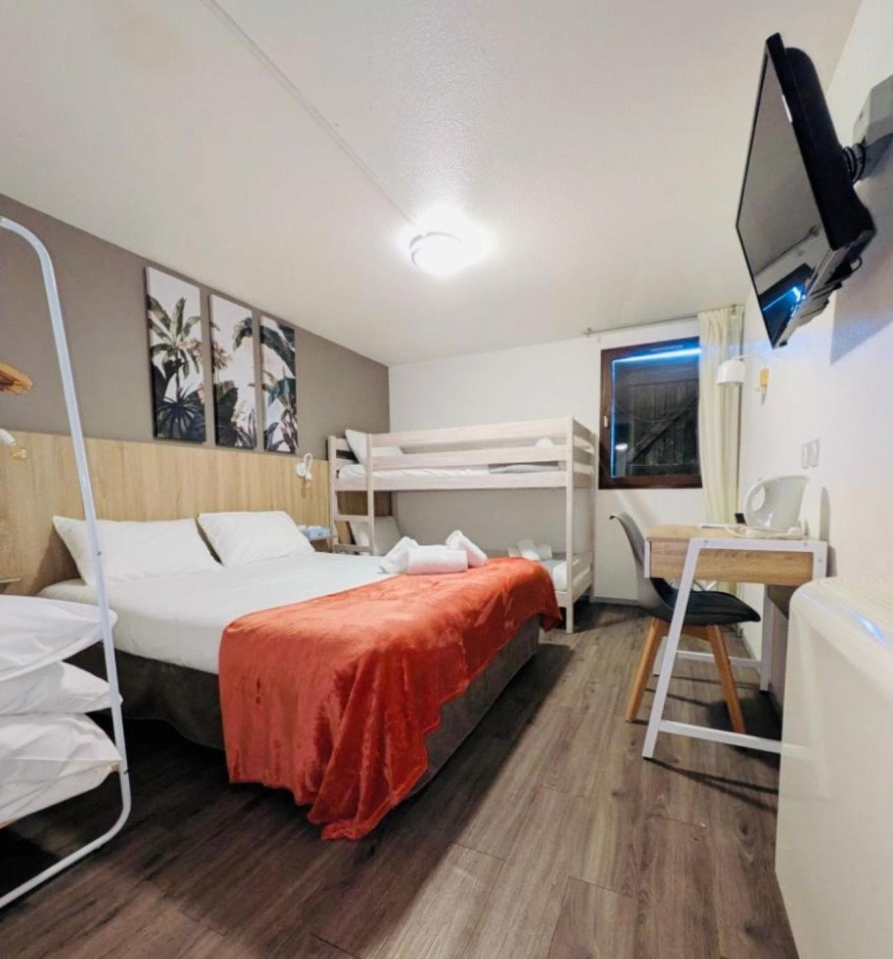 Hotel Le Roxane Saint-Laurent-des-Vignes Exteriér fotografie